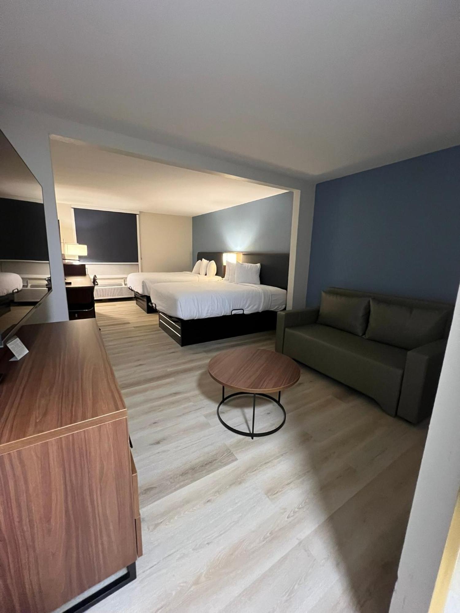 Wingate By Wyndham Dublin Near Claytor Lake State Park מראה חיצוני תמונה