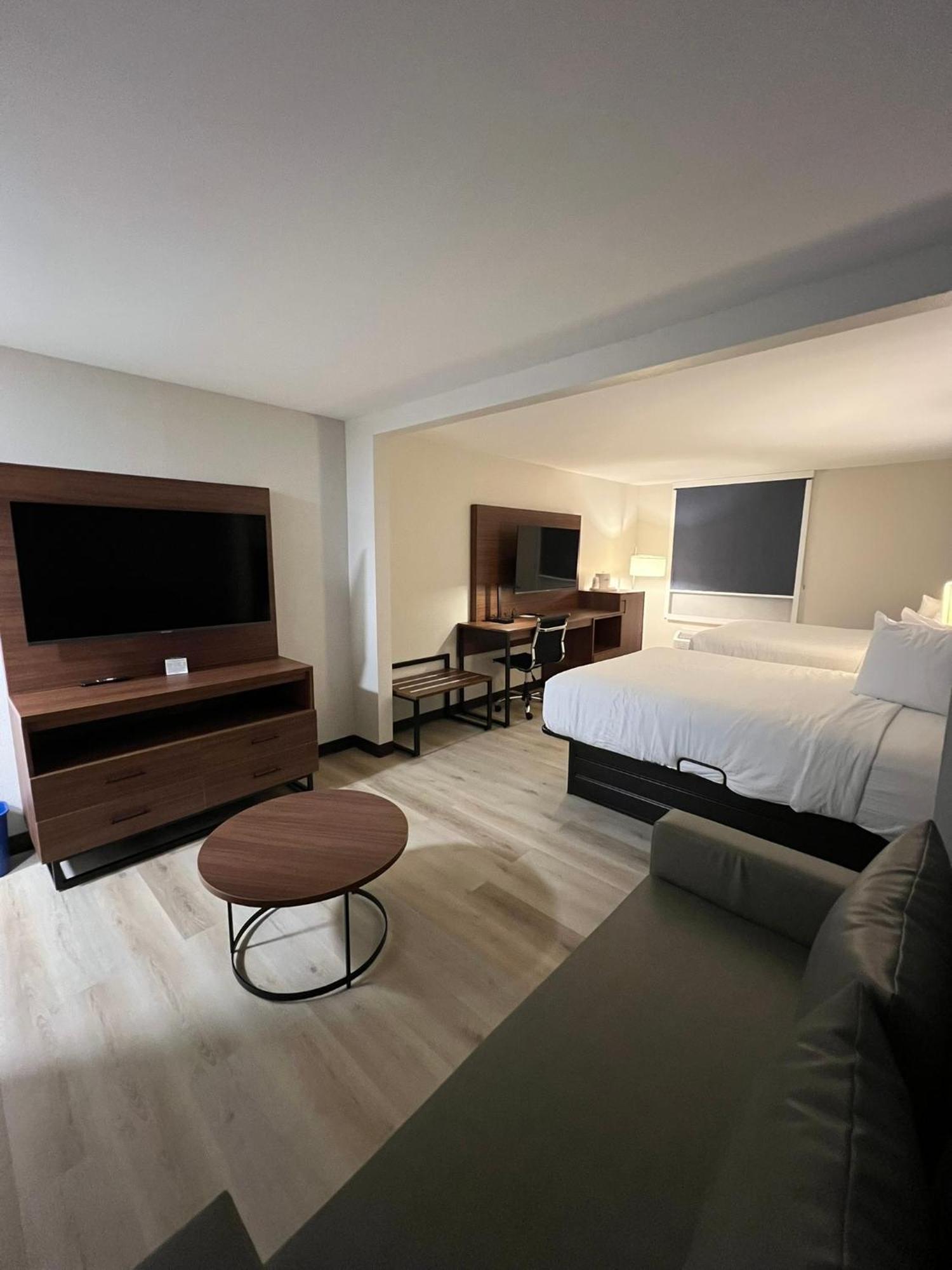 Wingate By Wyndham Dublin Near Claytor Lake State Park מראה חיצוני תמונה