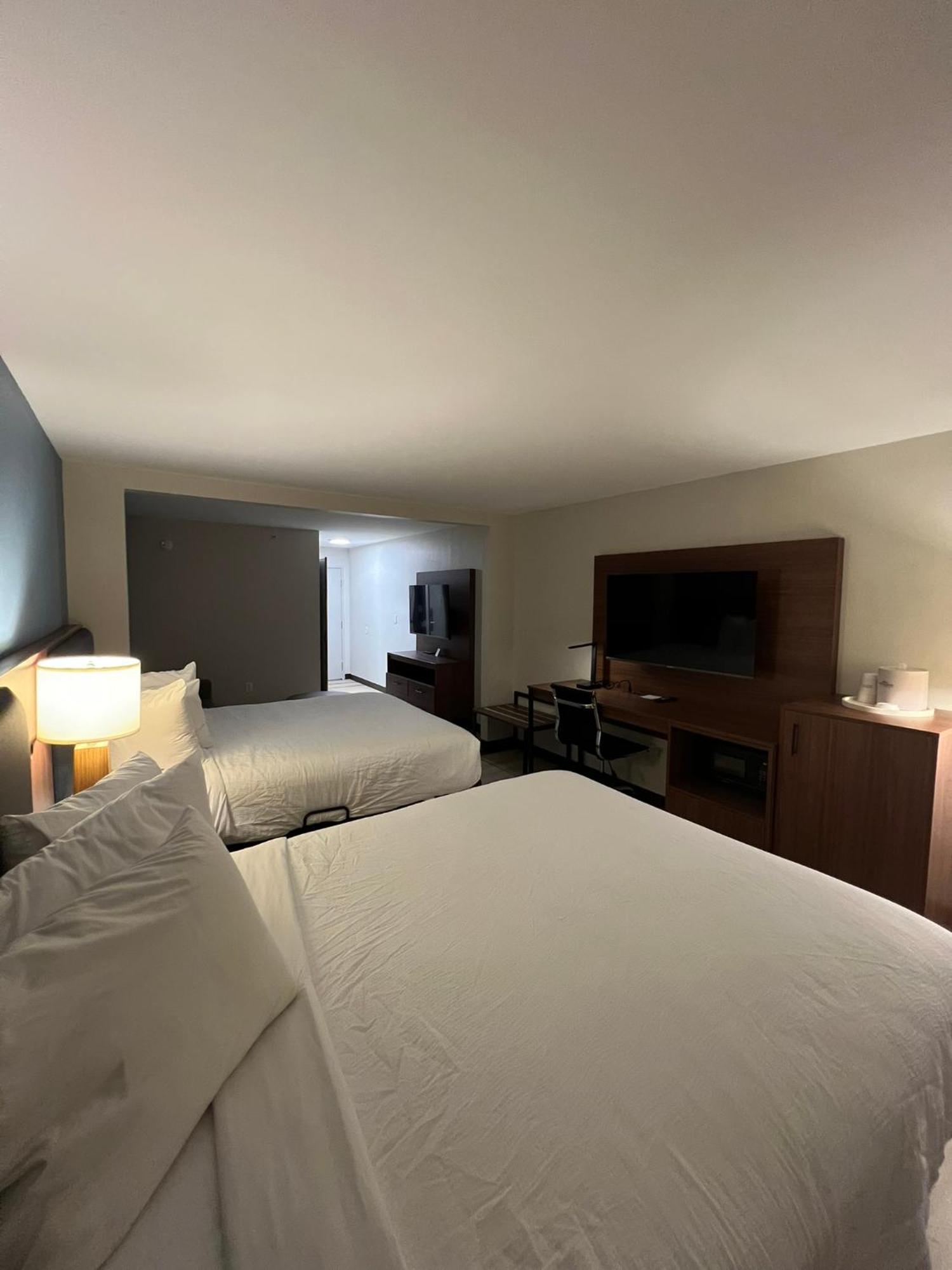 Wingate By Wyndham Dublin Near Claytor Lake State Park מראה חיצוני תמונה